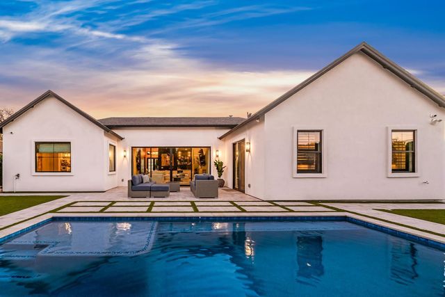 3810 E Clarendon Avenue, Phoenix, AZ 85018