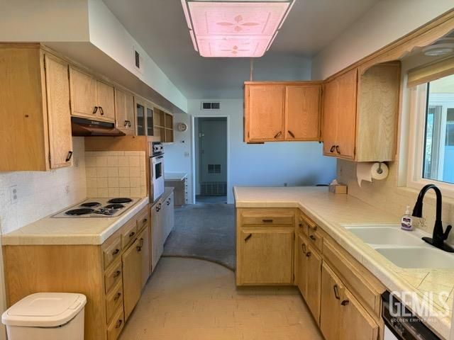 604 River Oaks Drive, Bakersfield, CA 93309