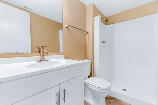2350 NE 135th Street 1510, North Miami, FL 33181
