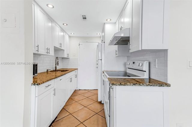 2350 NE 135th Street 1510, North Miami, FL 33181