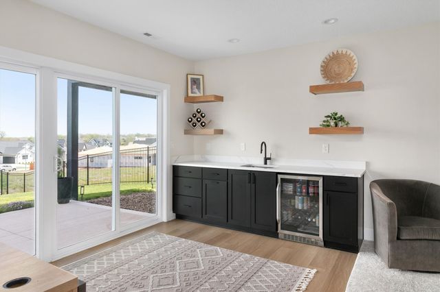 3981 Westgate Parkway, Clive, IA 50325