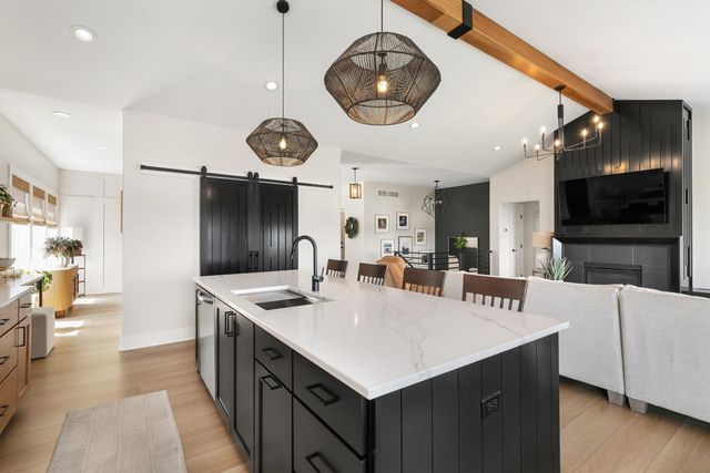 3981 Westgate Parkway, Clive, IA 50325