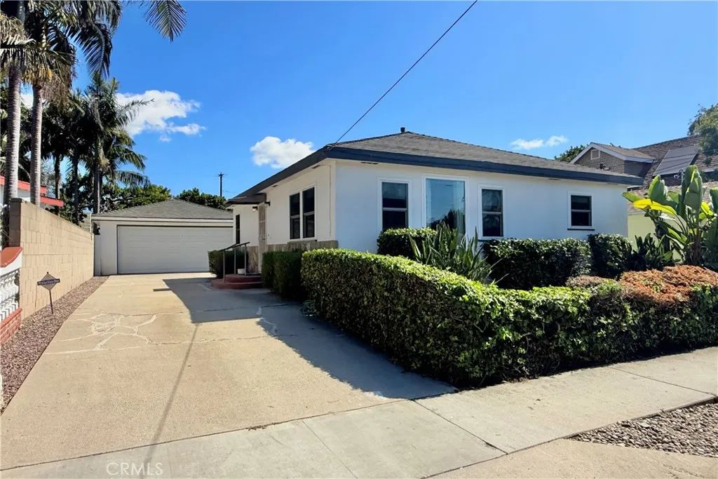 2010 W Cameron, Long Beach, CA 90810