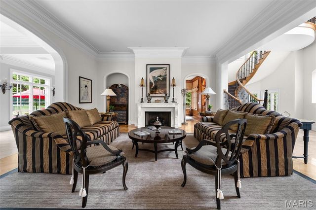 760 Kent Road, Ladue, MO 63124