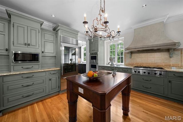 760 Kent Road, Ladue, MO 63124
