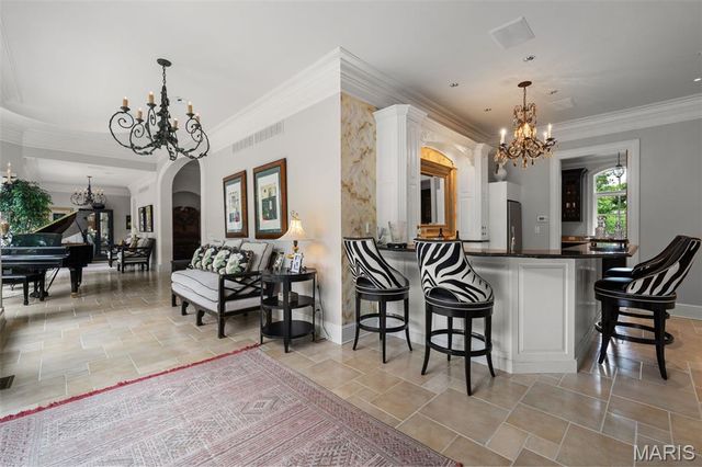 760 Kent Road, Ladue, MO 63124