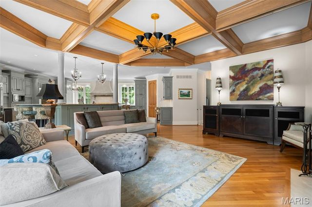 760 Kent Road, Ladue, MO 63124