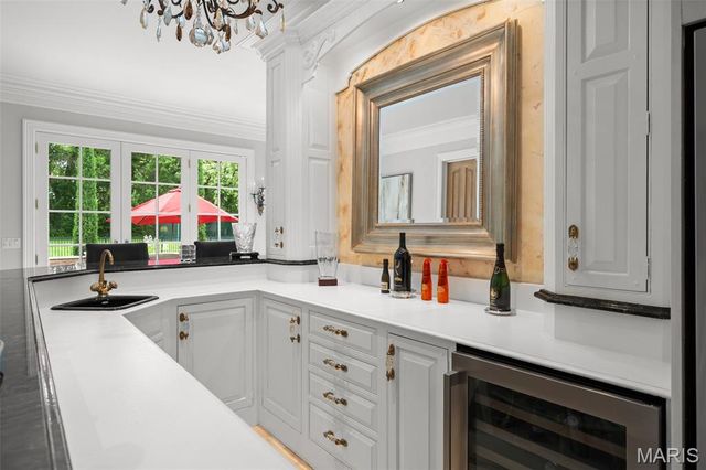 760 Kent Road, Ladue, MO 63124