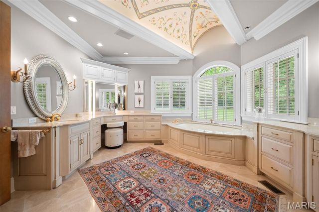 760 Kent Road, Ladue, MO 63124