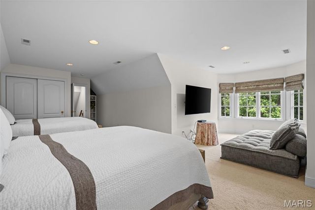760 Kent Road, Ladue, MO 63124