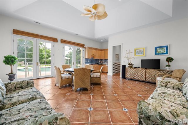 760 Kent Road, Ladue, MO 63124