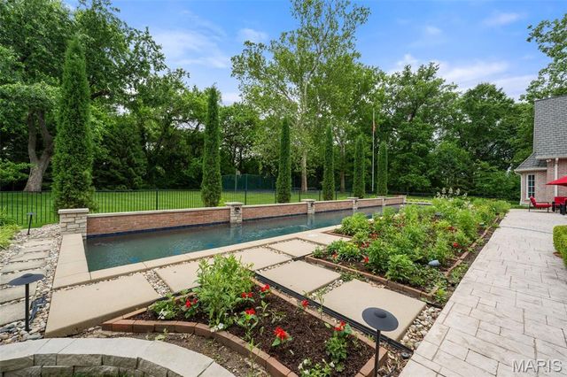 760 Kent Road, Ladue, MO 63124