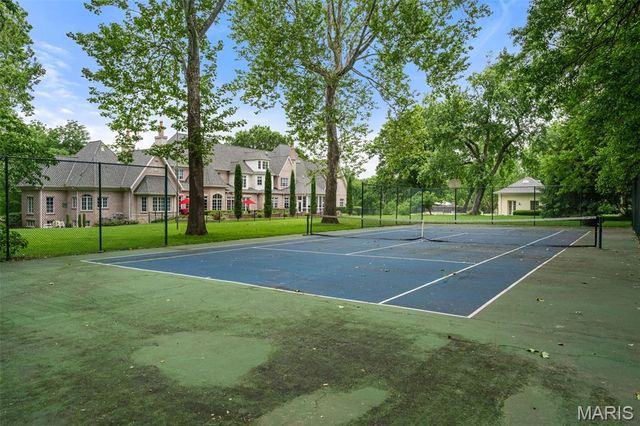 760 Kent Road, Ladue, MO 63124
