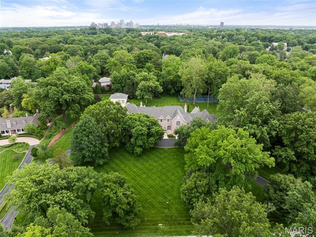 760 Kent Road, Ladue, MO 63124