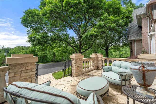 760 Kent Road, Ladue, MO 63124