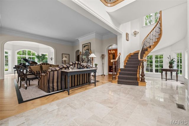 760 Kent Road, Ladue, MO 63124