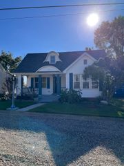 326 PHARR AVE, Selmer, TN 38375