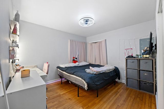 7656 W 80th Place, Bridgeview, IL 60455