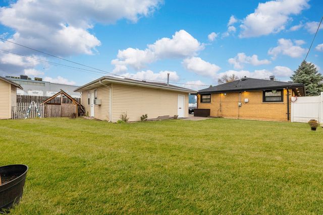 7656 W 80th Place, Bridgeview, IL 60455