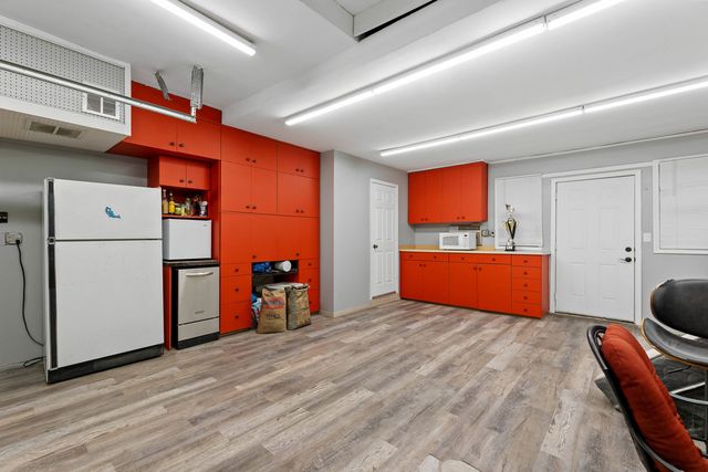 7656 W 80th Place, Bridgeview, IL 60455