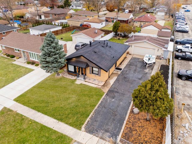 7656 W 80th Place, Bridgeview, IL 60455