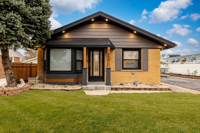 7656 W 80th Place, Bridgeview, IL 60455