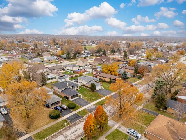 7656 W 80th Place, Bridgeview, IL 60455