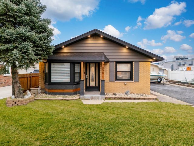 7656 W 80th Place, Bridgeview, IL 60455