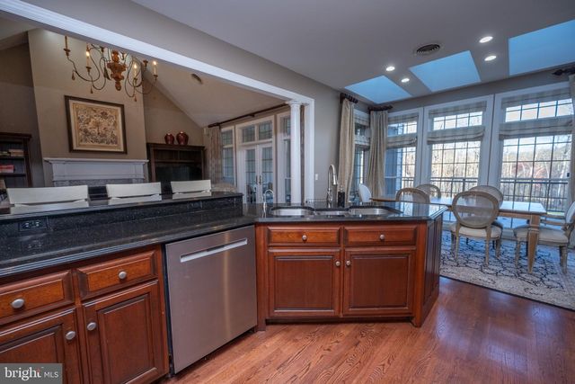 1001 SUTTER LN, Oakland, MD 21550