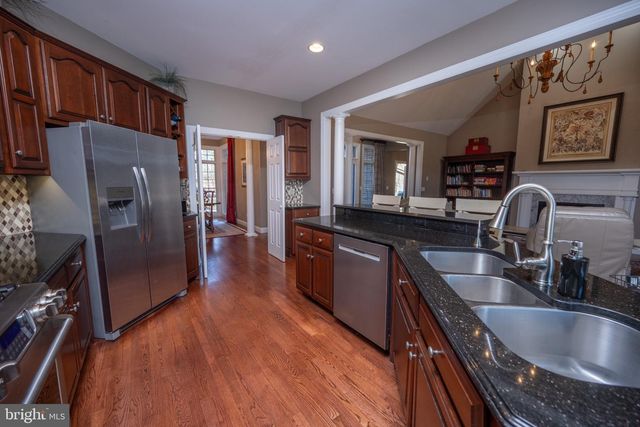 1001 SUTTER LN, Oakland, MD 21550