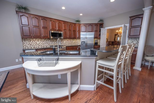 1001 SUTTER LN, Oakland, MD 21550