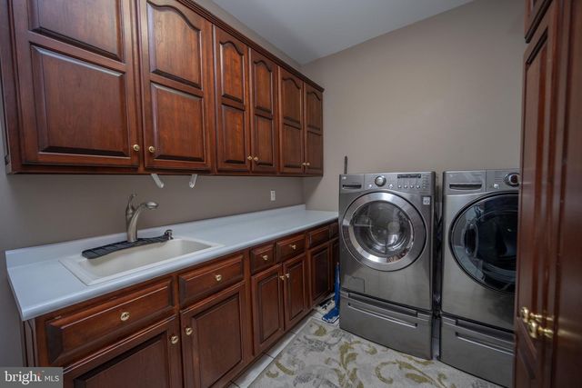 1001 SUTTER LN, Oakland, MD 21550