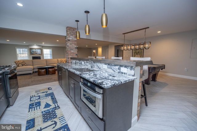 1001 SUTTER LN, Oakland, MD 21550