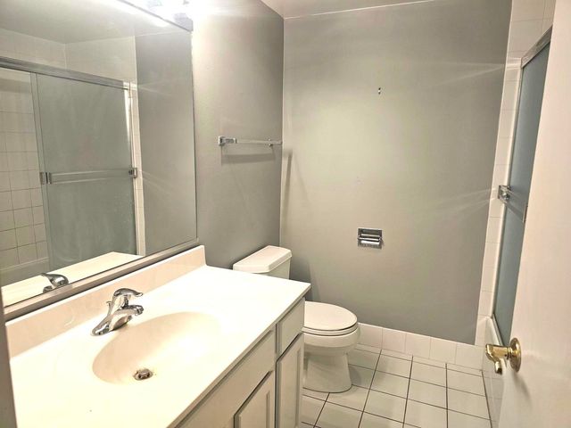 5511 N Chester Avenue 26, Chicago, IL 60656