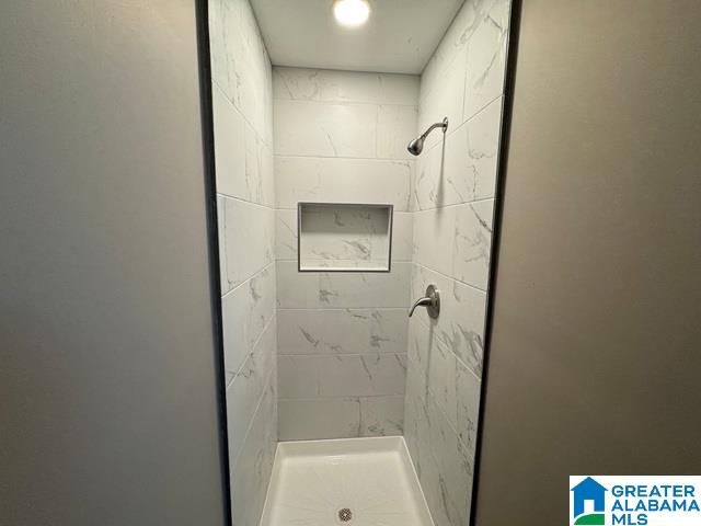 1633 EASTERN VALLEY ROAD, Bessemer, AL 35022