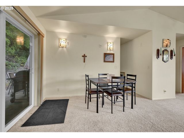 445 KALAPUYA Way, Cottage Grove, OR 97424