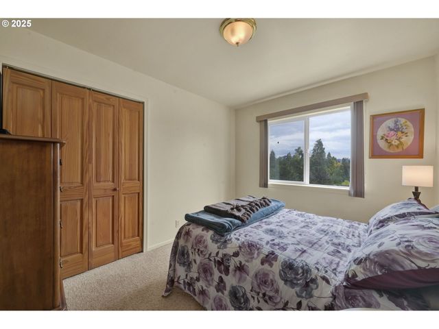 445 KALAPUYA Way, Cottage Grove, OR 97424