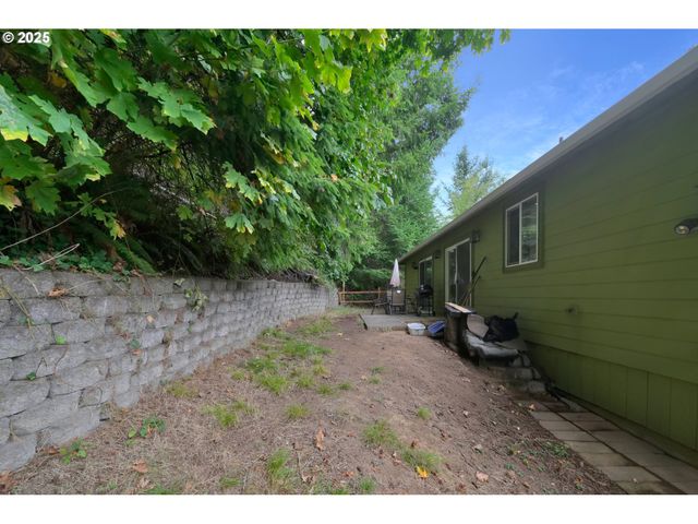 445 KALAPUYA Way, Cottage Grove, OR 97424