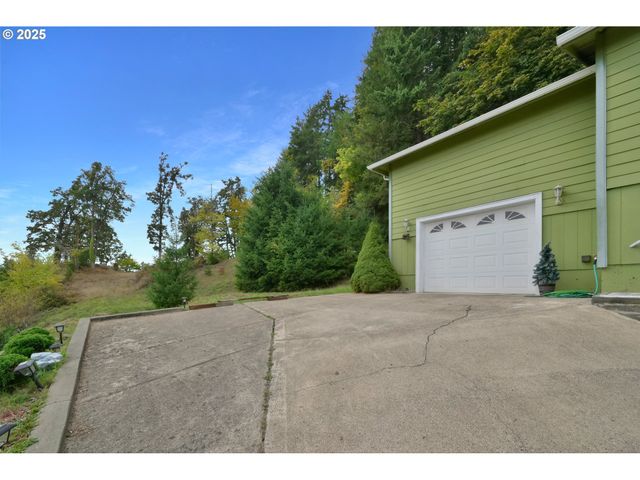 445 KALAPUYA Way, Cottage Grove, OR 97424