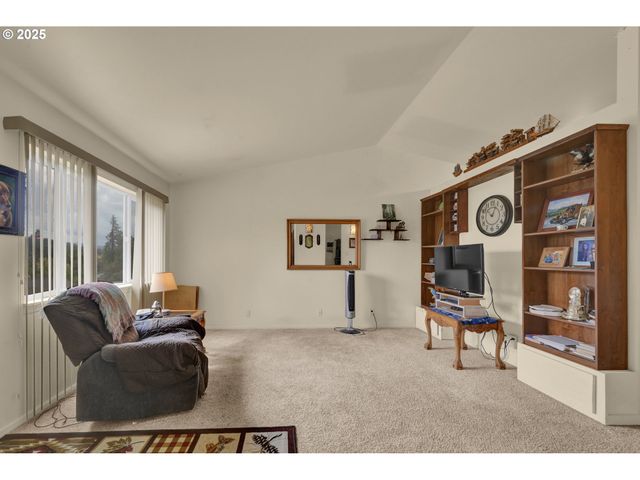 445 KALAPUYA Way, Cottage Grove, OR 97424