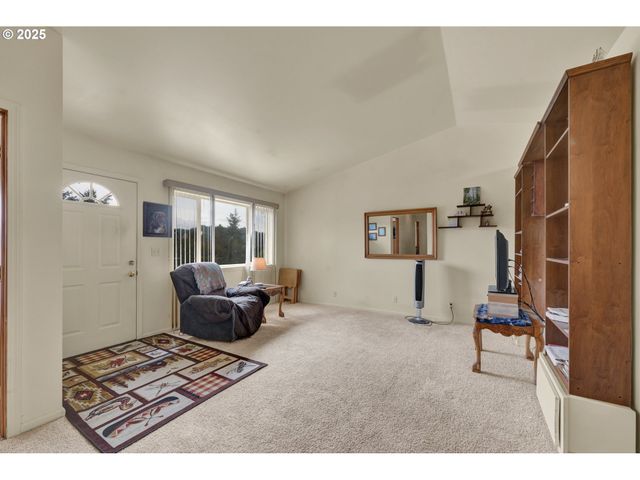 445 KALAPUYA Way, Cottage Grove, OR 97424