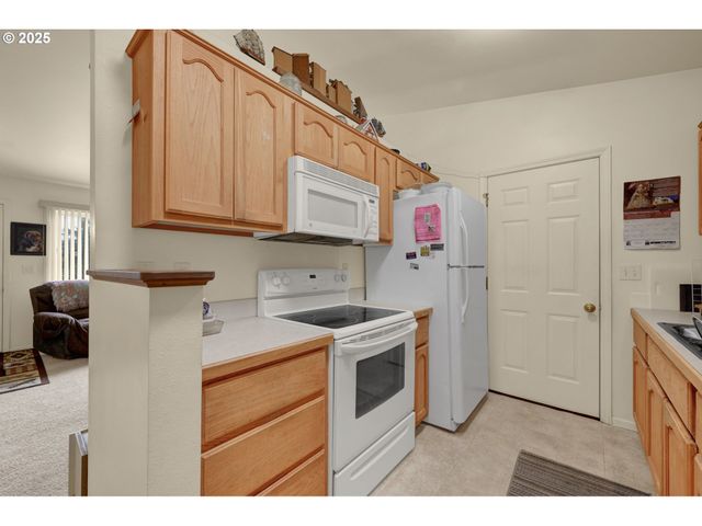 445 KALAPUYA Way, Cottage Grove, OR 97424