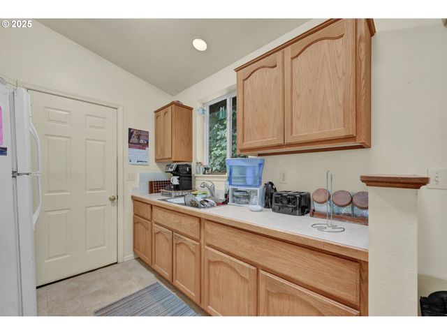 445 KALAPUYA Way, Cottage Grove, OR 97424