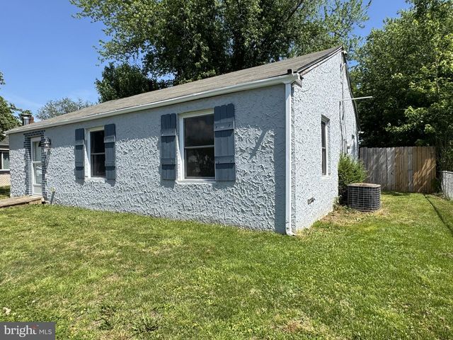 422 HOWELL DR, New Castle, DE 19720