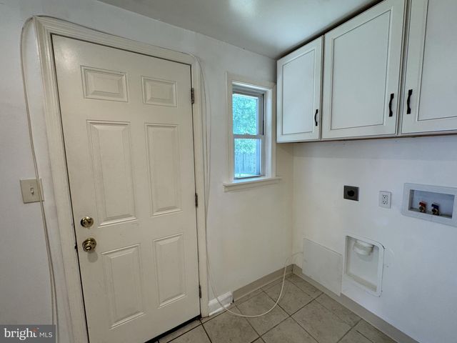 422 HOWELL DR, New Castle, DE 19720