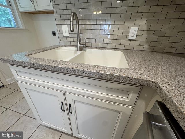 422 HOWELL DR, New Castle, DE 19720