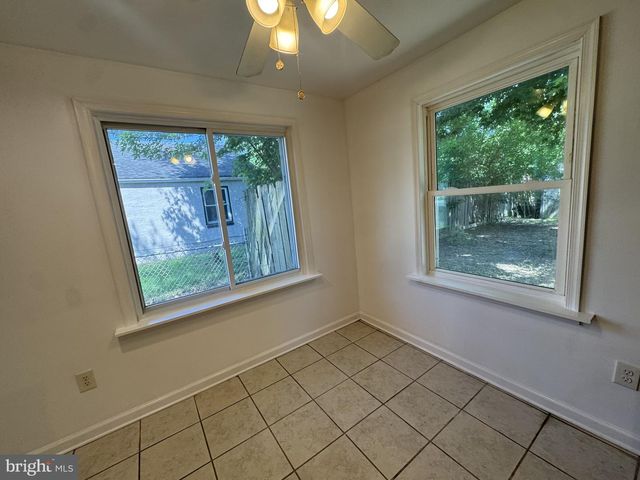 422 HOWELL DR, New Castle, DE 19720