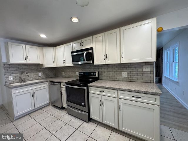 422 HOWELL DR, New Castle, DE 19720