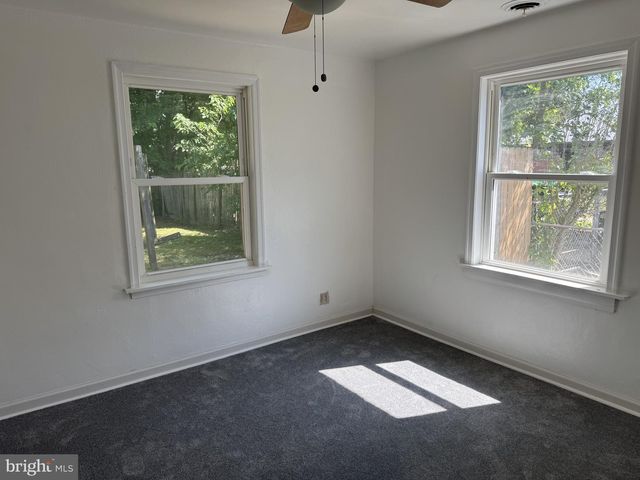422 HOWELL DR, New Castle, DE 19720