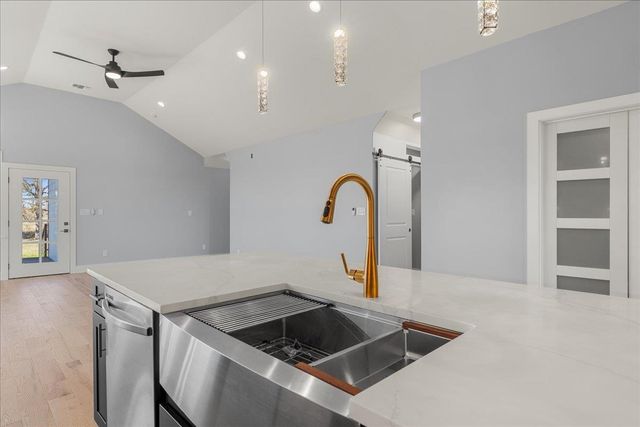 217 Gato RD, Cedar Creek, TX 78612